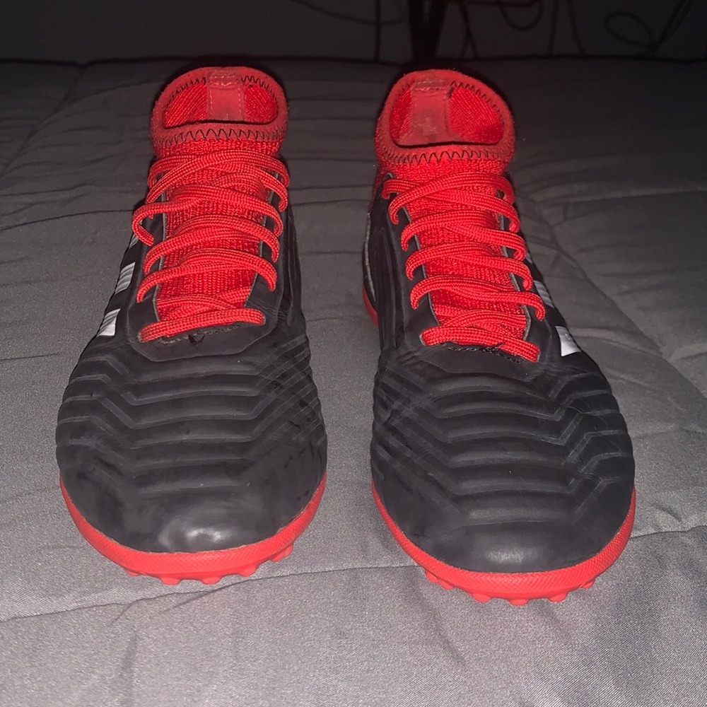 Adidas Turf predator Tango Shoes, Size 4 1/2.